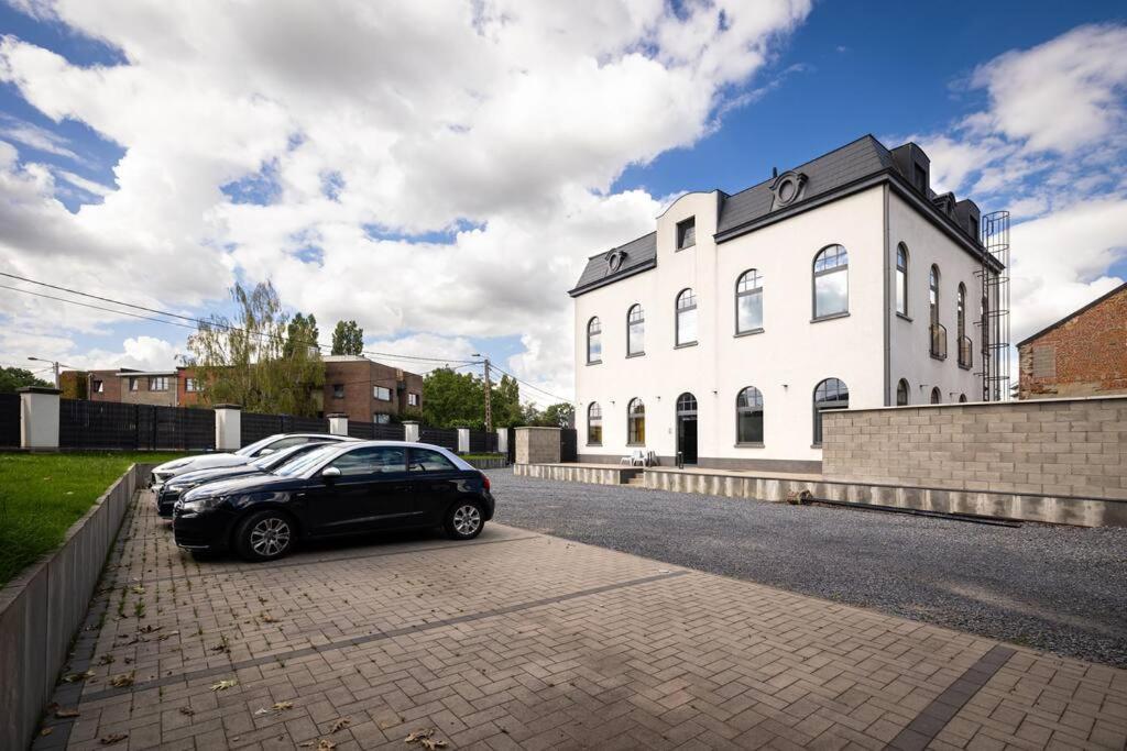 مبيت وإفطار White Castle - Charleroi Airport المظهر الخارجي الصورة